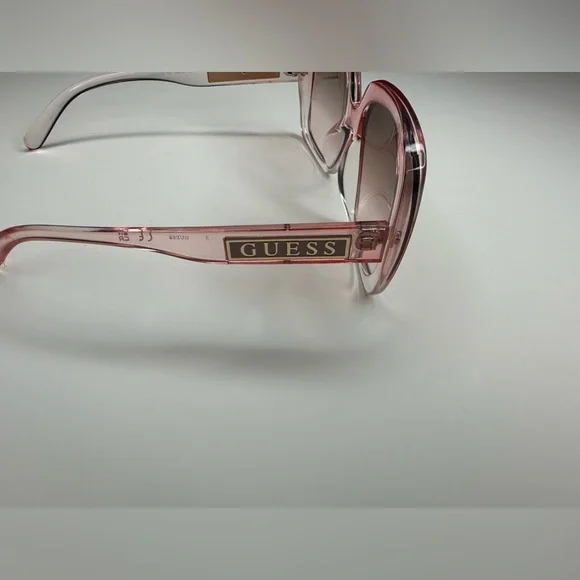 Oversized Guess Shades - Picture 4 of 7